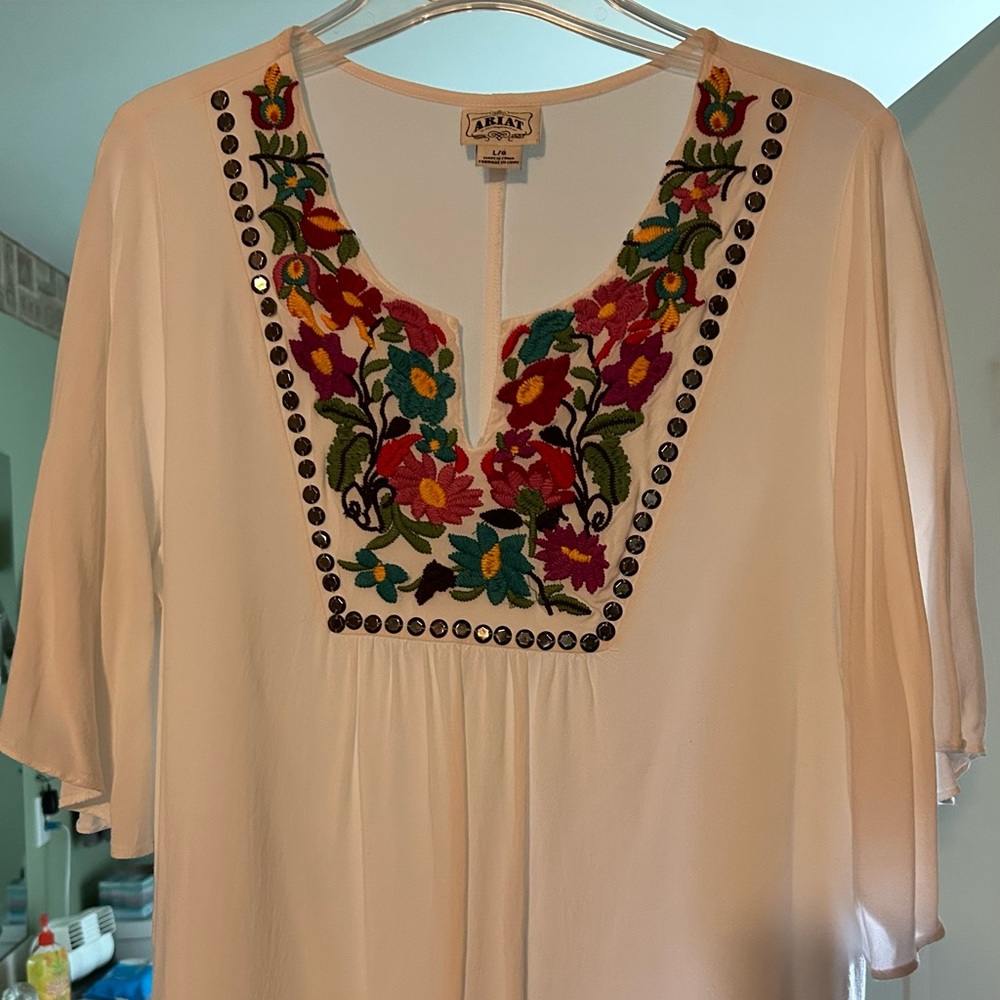 Ariat top size L